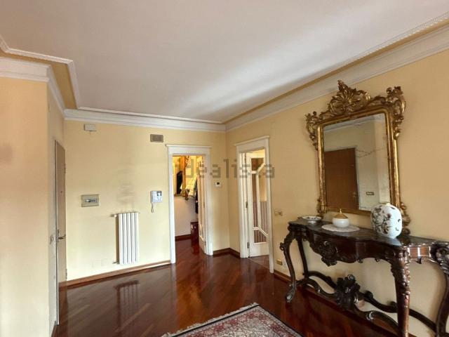 Appartamento in vendita di 289 m² in Via Nazionale