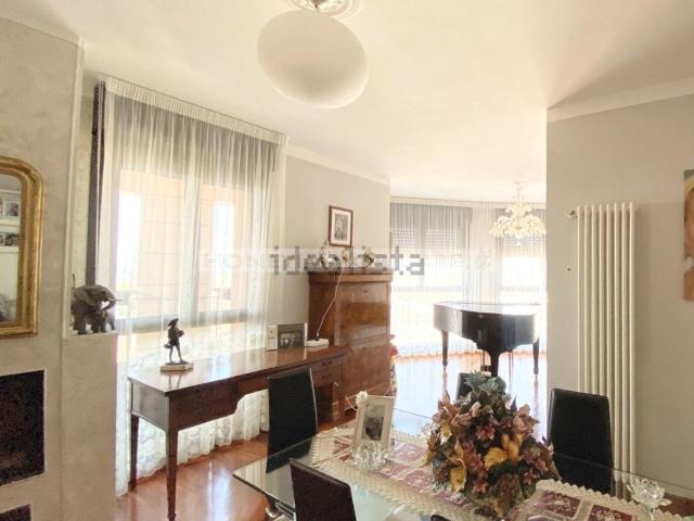 Appartamento in vendita di 289 m² in Piazza della Repubblica, 25