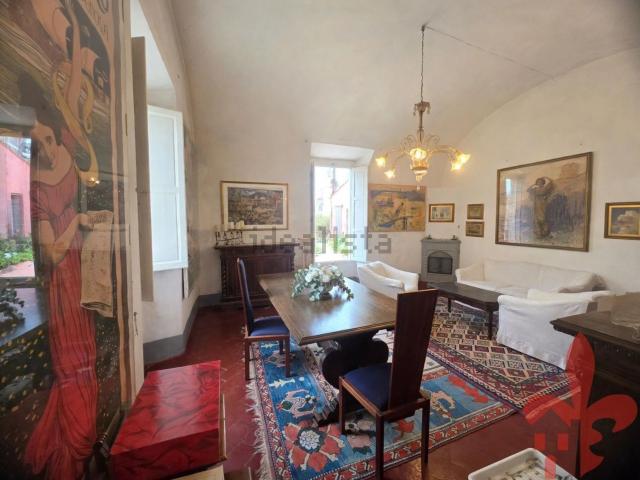 Appartamento in vendita di 289 m² in Piazzale del Poggio Imperiale