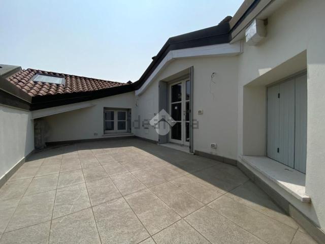 Appartamento in vendita di 290 m² in Via Giuseppe Mazzini, 31