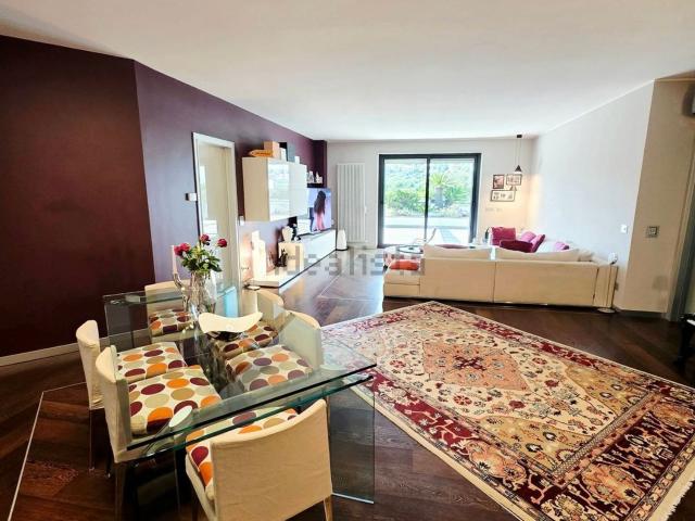 Appartamento in vendita di 290 m² in Via Giorgio de Chirico, 225