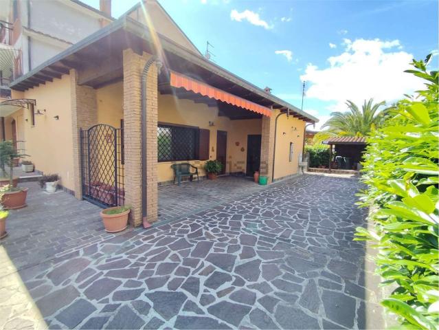 Appartamento in vendita di 290 m² in Via Nazionale