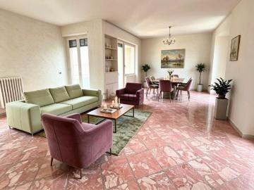 Appartamento in vendita di 290 m² in Via Salvatore Grande, 73100