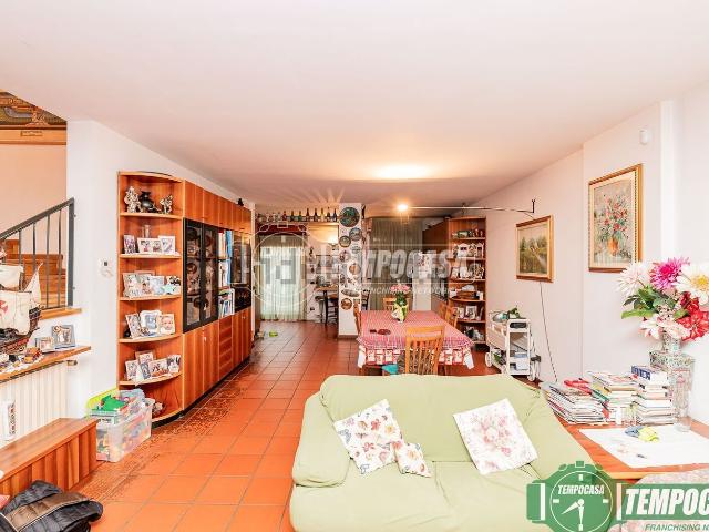 Appartamento in vendita di 290 m² in Via Triulziana