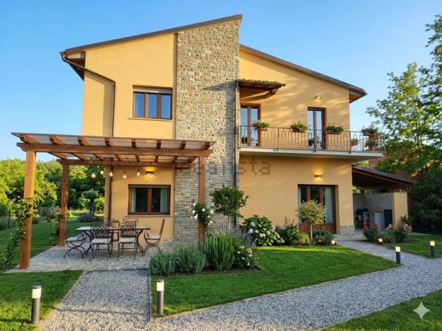 Appartamento in vendita di 290 m² in Località Vaianese
