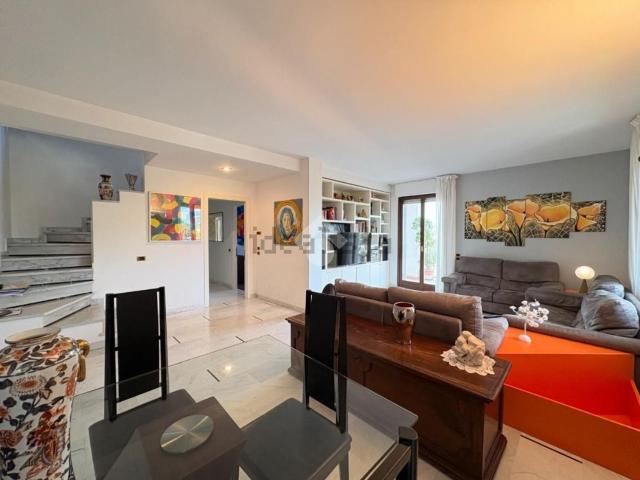 Appartamento in vendita di 291 m² in Via Luigi Galvani, 14