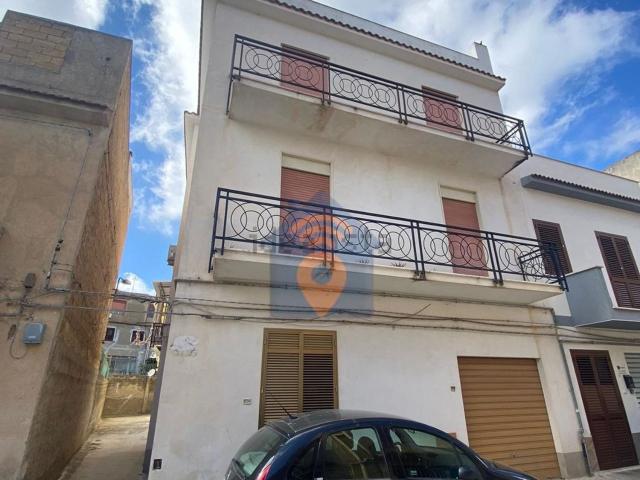 Appartamento in vendita di 291 m² in Via M. Giuseppe Calvino