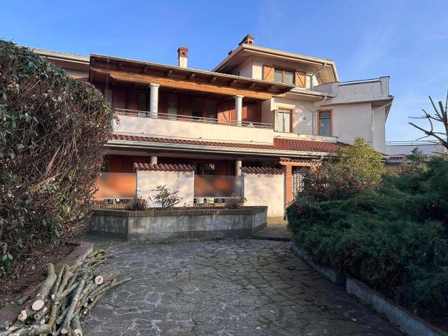 Appartamento in vendita di 295 m² in Via Alcide de Gasperi, 48