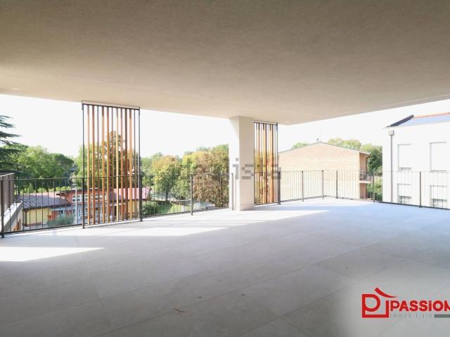 Appartamento in vendita di 295 m² in Via Giovanni Battista Pighi, 9