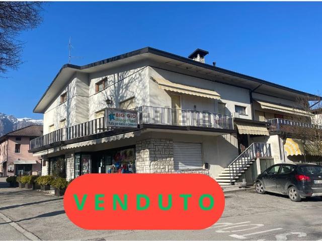 Appartamento in vendita di 295 m² in Viale Pedavena, 10