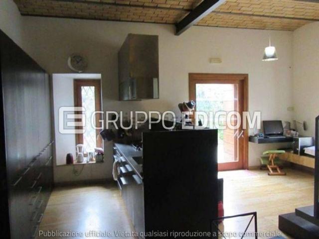 Appartamento in vendita di 296 m² in Via dei Giardini