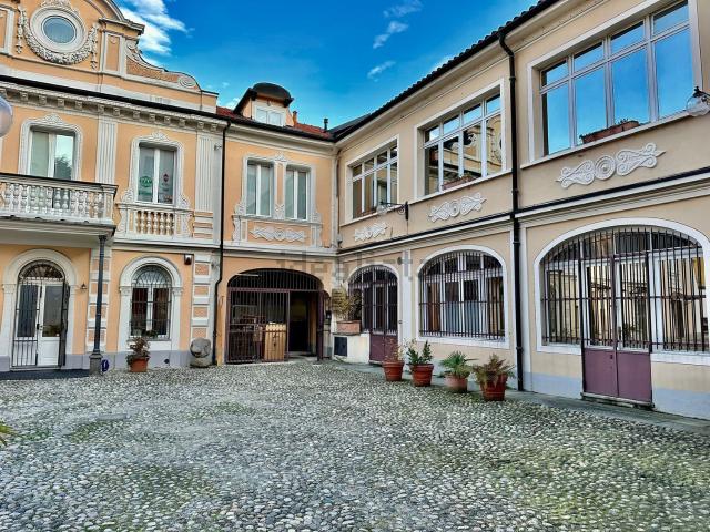 Appartamento in vendita di 296 m² in Via Torino