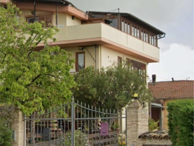 Appartamento in vendita di 296 m² in Contrada Trapannara