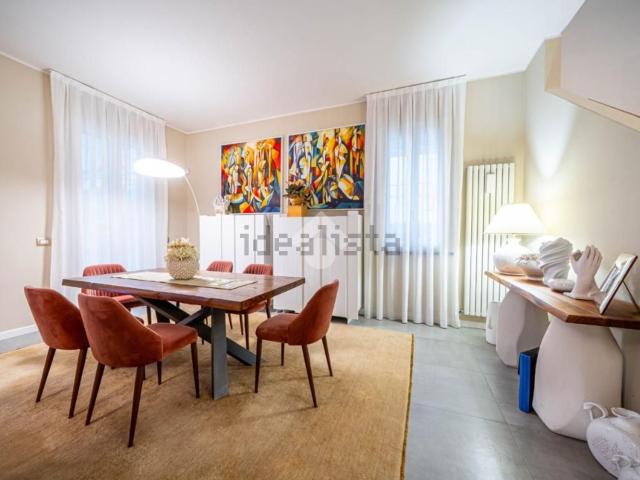 Appartamento in vendita di 298 m² in Via Georgi Dimitrov, 40