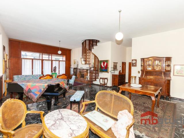 Appartamento in vendita di 298 m² in Via Santo Stefano