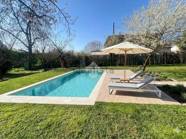 Appartamento in vendita di 298 m² in Strada Provinciale di Golese, 146