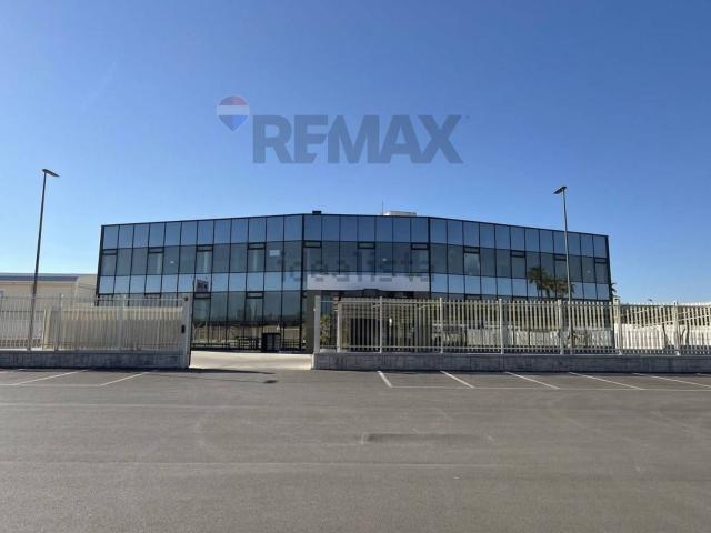 Appartamento in vendita di 299 m² in Strada Statale 16 Adriatica
