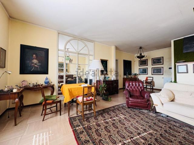 Appartamento in vendita di 299 m² in Via Beverora