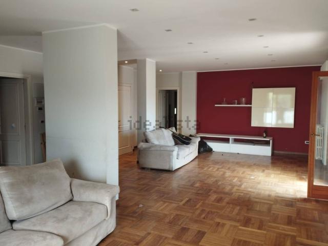 Appartamento in vendita di 300 m² in Via Colle Innamorati