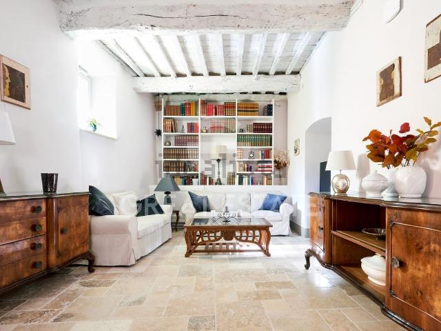 Appartamento in vendita di 300 m² in Via Campo dei Fiori