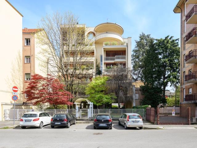 Appartamento in vendita di 300 m² in Via Cesare Battisti, 10