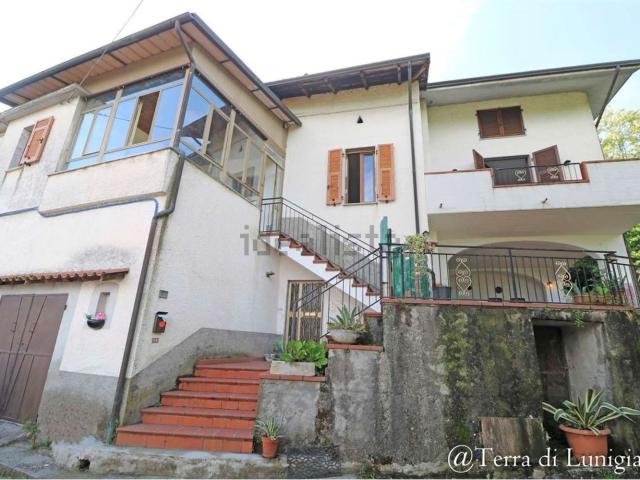 Appartamento in vendita di 300 m² in Via Cravilla
