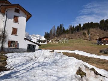 Appartamento in vendita di 300 m² in Via alla Chiesa