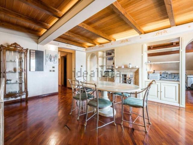 Appartamento in vendita di 300 m² in Via Galliera, 20