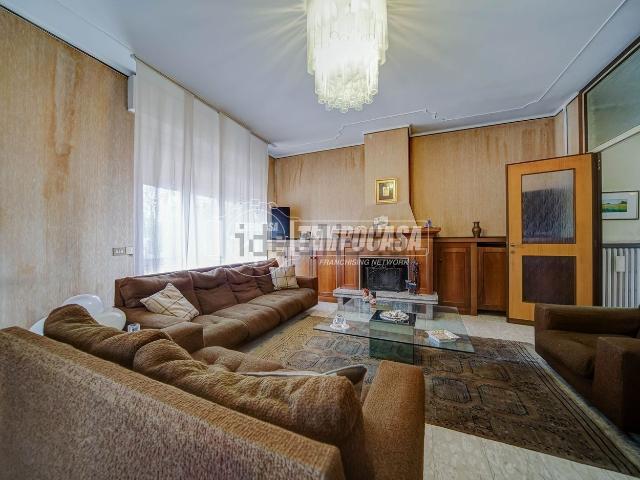 Appartamento in vendita di 300 m² in Via Giuseppe Mazzini, 21