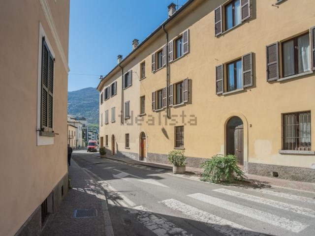 Appartamento in vendita di 300 m² in Via Giosue Carducci, 4