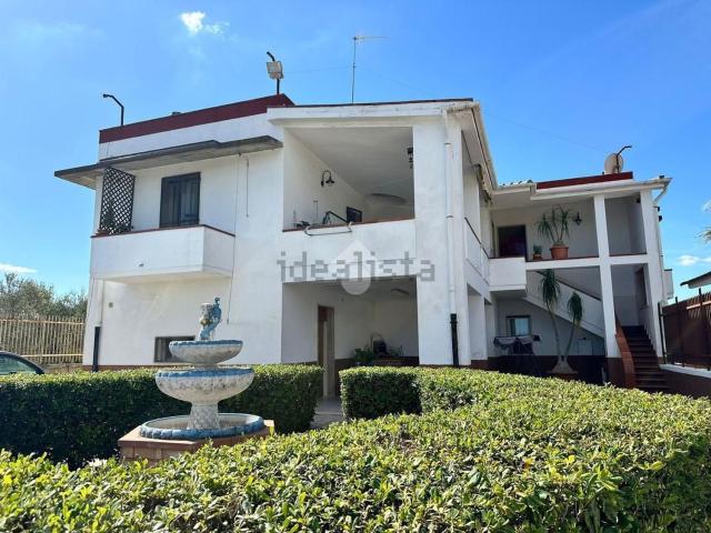 Appartamento in vendita di 300 m² in Via de Pinedo Comunale, 2