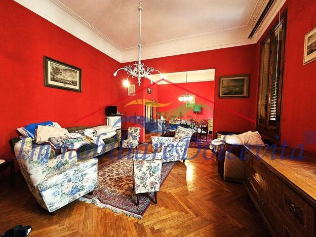 Appartamento in vendita di 300 m² in Via dei della Robbia, 19