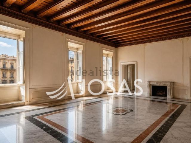 Appartamento in vendita di 300 m² in Via del Plebiscito