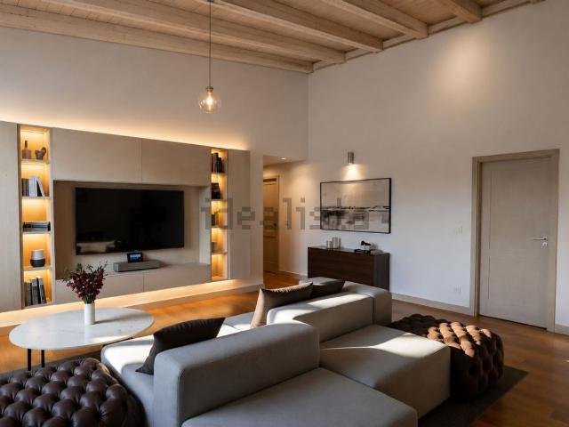 Appartamento in vendita di 300 m² in Via del Toro