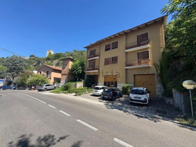Appartamento in vendita di 300 m² in Via Flaminia Ternana