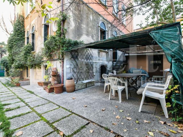 Appartamento in vendita di 300 m² in Via Orso Partecipazio