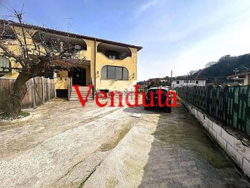 Appartamento in vendita di 300 m² in Via Laurentina, 60