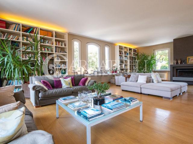 Appartamento in vendita di 300 m² in Via Leonardo Ximenes, 20
