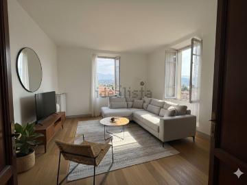 Appartamento in vendita di 300 m² in Via Sant&apos Abbondio, 11