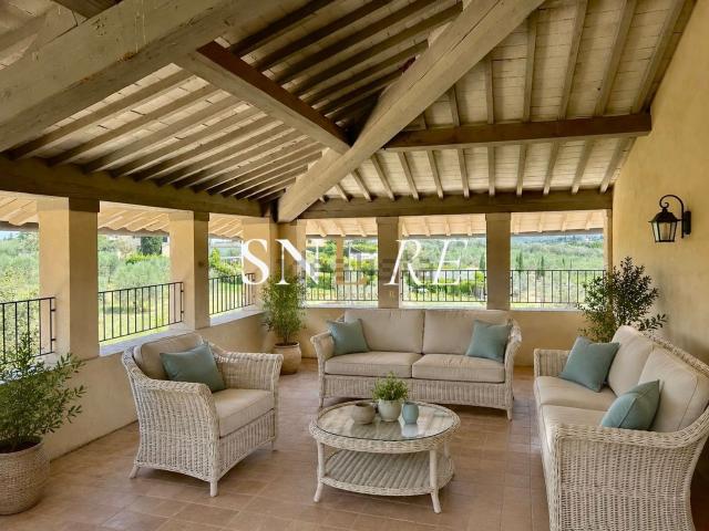 Appartamento in vendita di 300 m² in Via Scandicci Alto