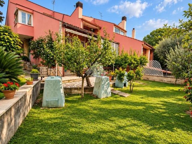 Appartamento in vendita di 300 m² in Via Po, 58