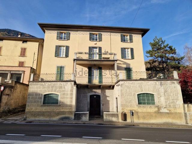 Appartamento in vendita di 300 m² in Via Porro, 52