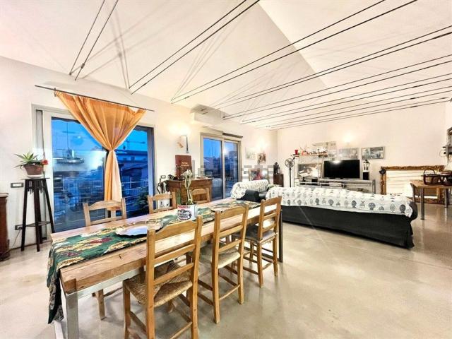 Appartamento in vendita di 300 m² in Via Portone