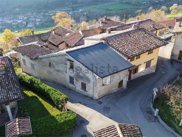 Appartamento in vendita di 300 m² in Via Presenza