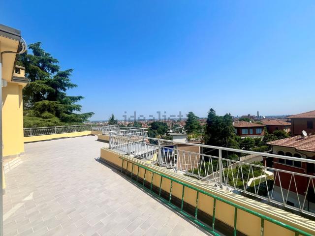 Appartamento in vendita di 270 m² in Via Vallescura