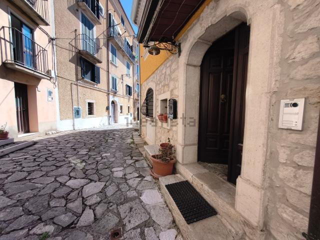 Appartamento in vendita di 300 m² in Vico Forno Scaduto, 2