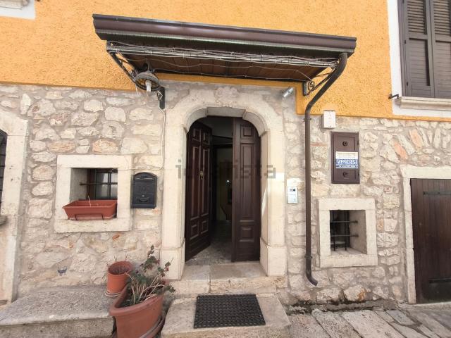 Appartamento in vendita di 300 m² in Vico Forno Scaduto, 2
