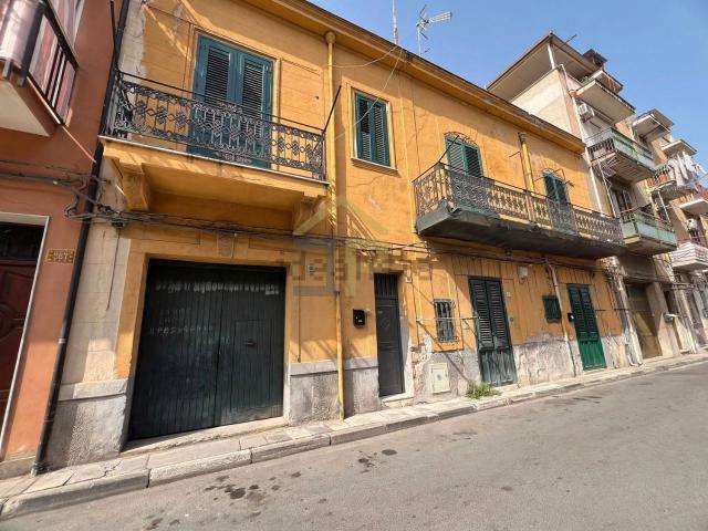 Appartamento in vendita di 300 m² in Corso dei Mille, 985