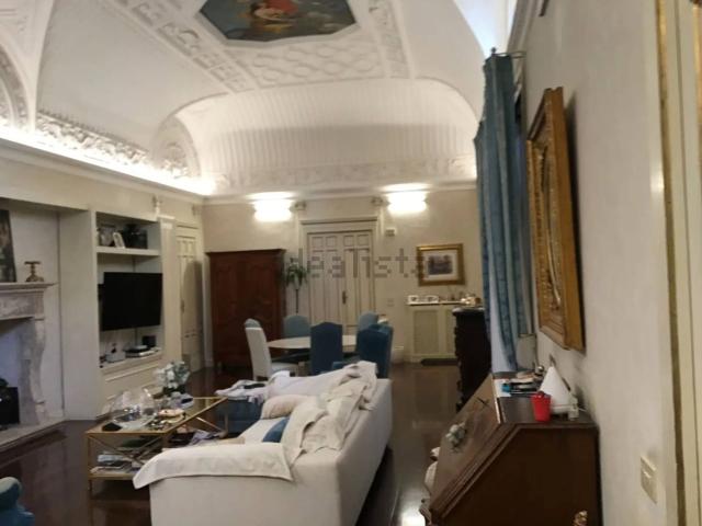 Appartamento in vendita di 300 m² in Corso Giuseppe Mazzini