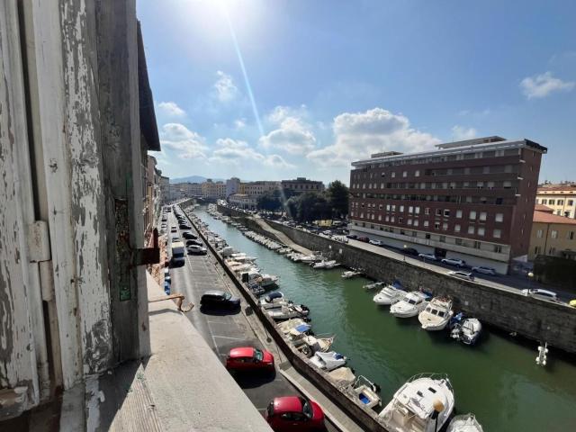 Appartamento in vendita di 300 m² in Largo Fratelli Rosselli, 4